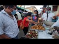 Comprando Unos Ricos Chicharrones En Taxisco