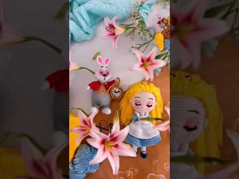 عروسه كروشية اليس فى بلاد العجائب الورشه كامله على القناة Crochet Tutorialamigurumicompleto