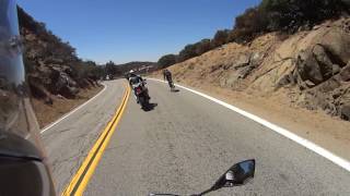 Cyclist overtakes motorcycles!