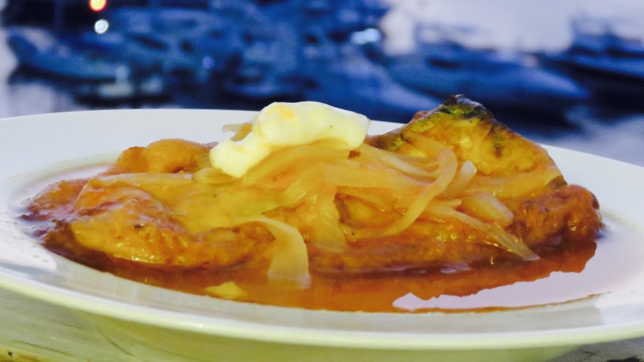 CHILES RELLENOS EN CALDILLO DE JITOMATE ( cuaresma)