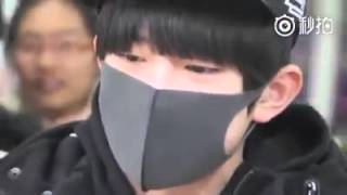 Reup Fanncam Thiên Nghe Các Chế Đại Lục Hát Ở Sân Bay