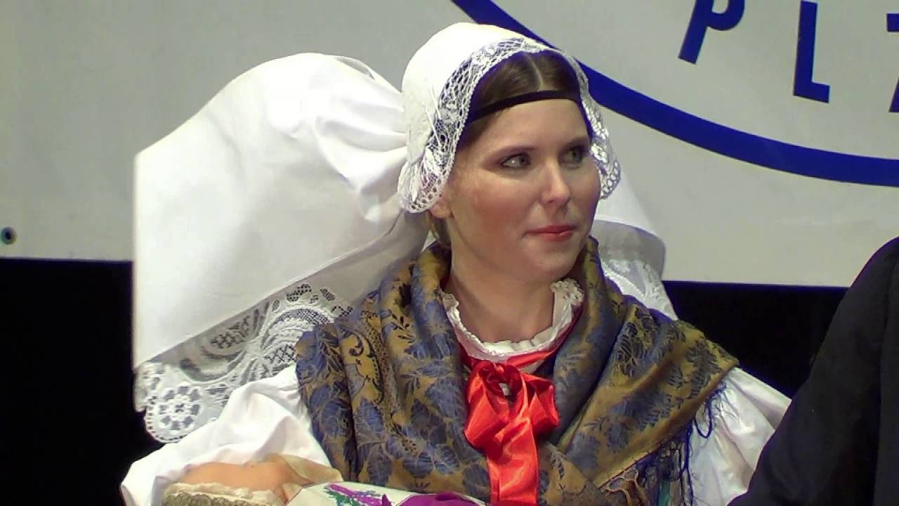 Módní přehlídka lidových krojů Plzeňska - 2. část