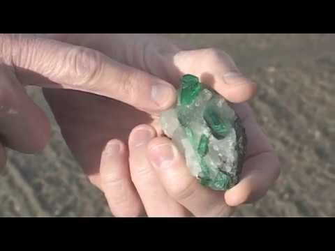 Video: A Kilogram Emerald Was Found In Zambia - Alternative View