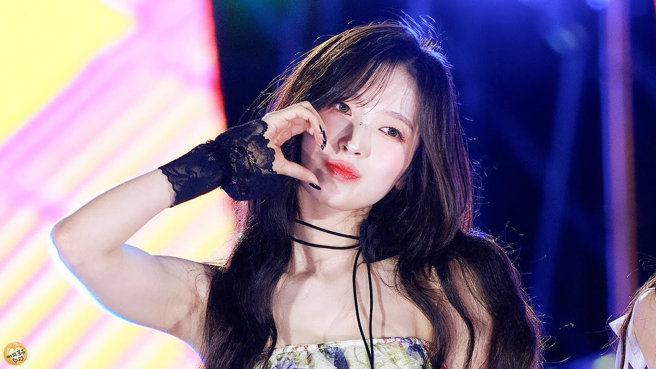 240519 오마이걸 아린 (Arin) "살짝 설렜어 (Nonstop)" 세로 직캠(Fancam) [4K 60p] @메가콘서트