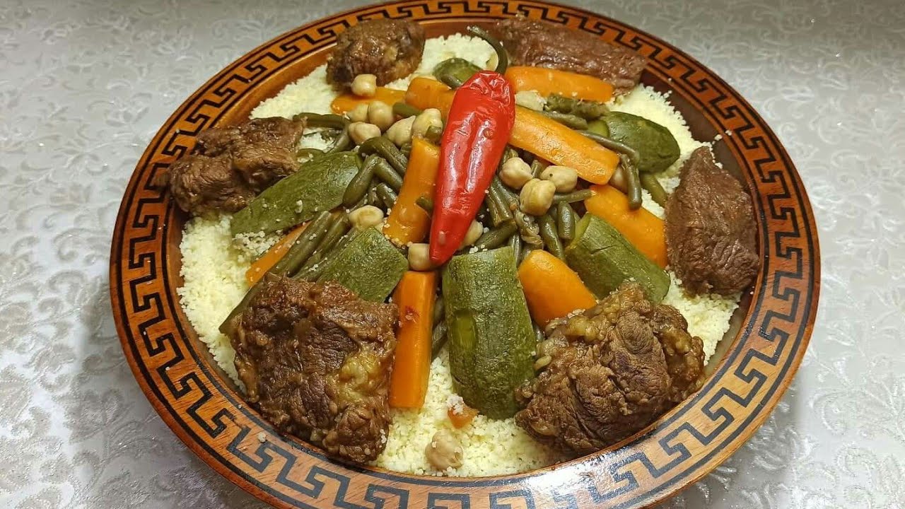 كسكسي باللحم البقري و الخضار فرحانة ان وليدي كمل  bem