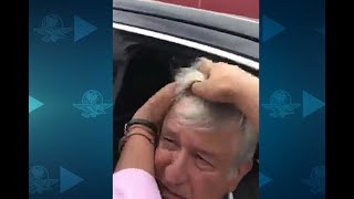 “¡Te amamos viejito!”, dicen jóvenes a AMLO