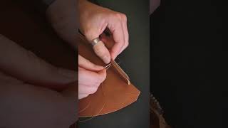 One stitch at a time - The process of stitching a zipper - Leathercraft