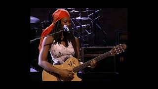 India Arie - Ready For Love LIVE at the Apollo 2002
