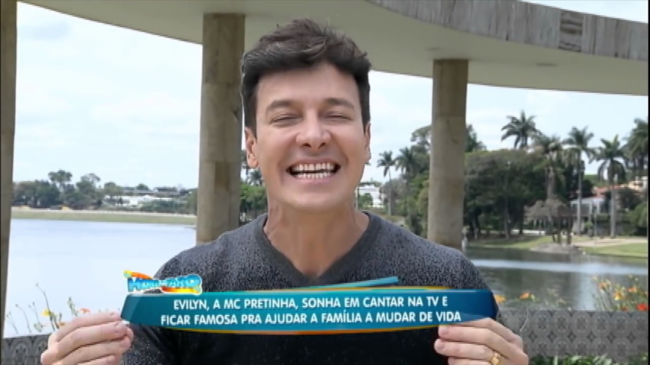 MC Pretinha transforma preconceito em canções