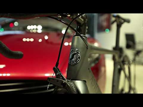 Video: Storck ve Aston Martin özel sürüm Fascenario 3 bisikletini tanıttı
