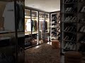 Begehbarer Kleiderschrank mit Glas &amp; Schubladen – Perry von Novamobili ✨