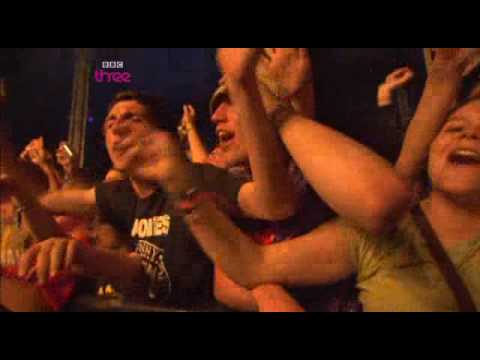 Primal Scream - Rocks live at T In The Park 2008