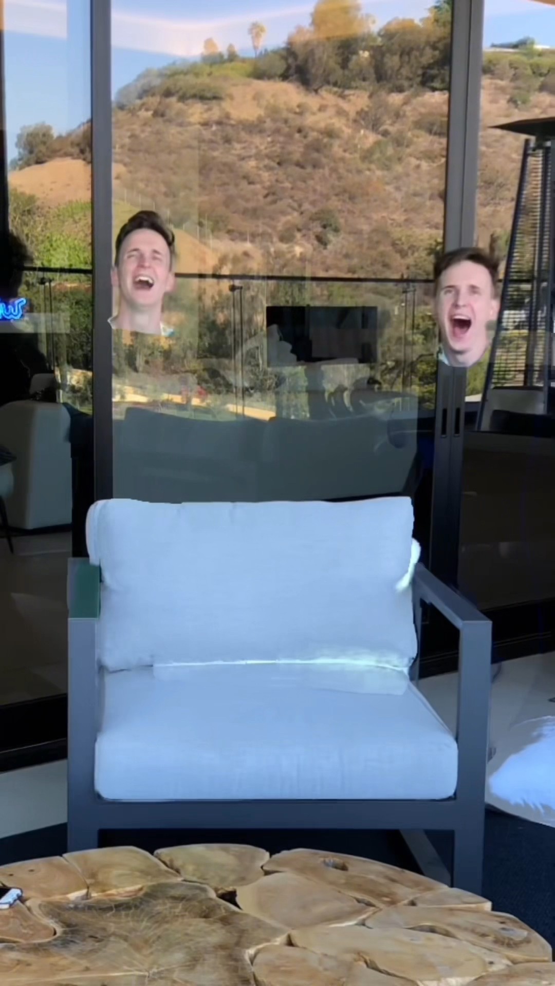 PRANK ? Invisible costume ?