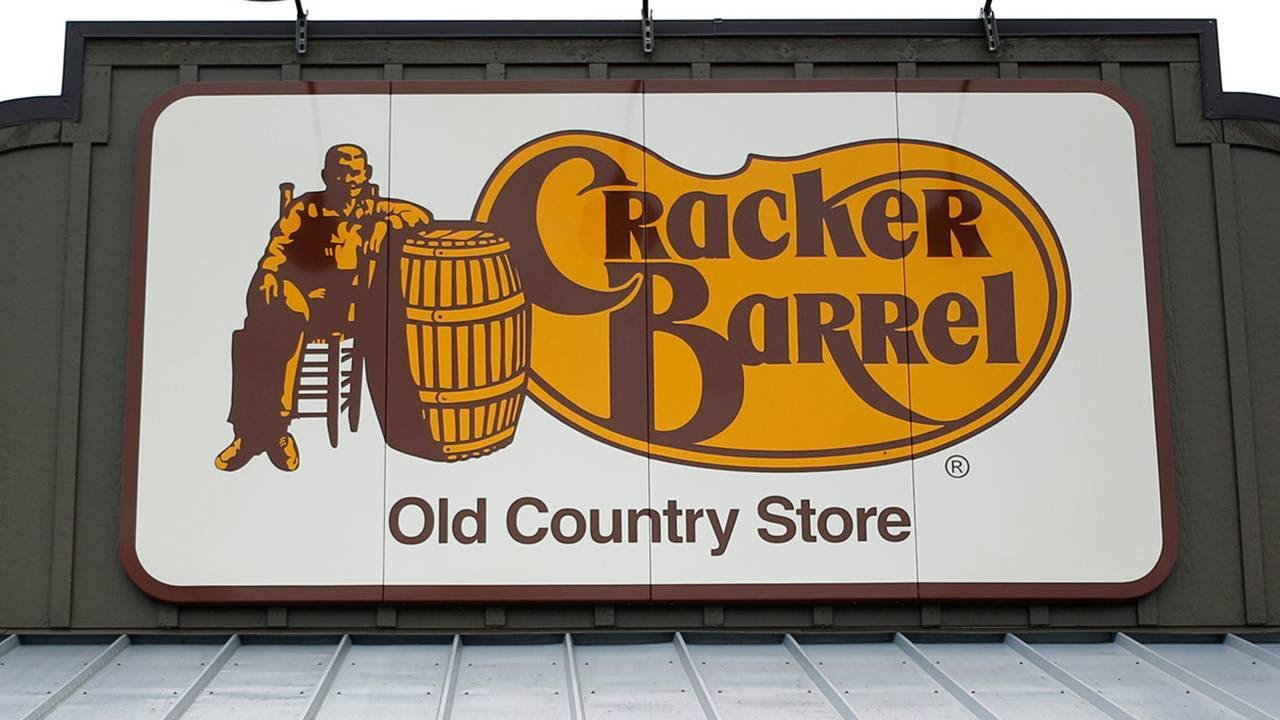 Cracker Barrel Stock Surges on Earnings Beat, Raises 2015 Outlook