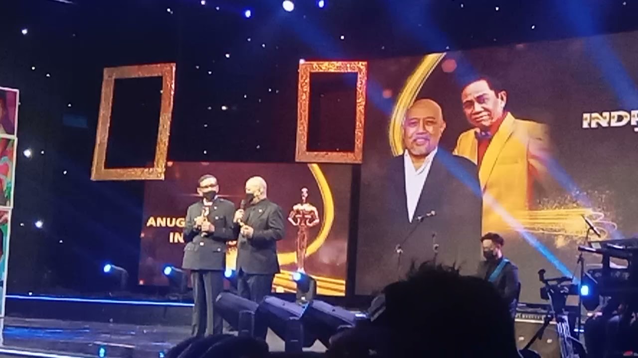 indro dan tarzan nangis mengenang para comedian di anugerah comedy indonesia