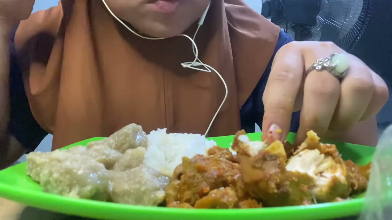 ASMR MAKAN AYAM + udang semur pedas dan bakso goreng 🫣😋😋