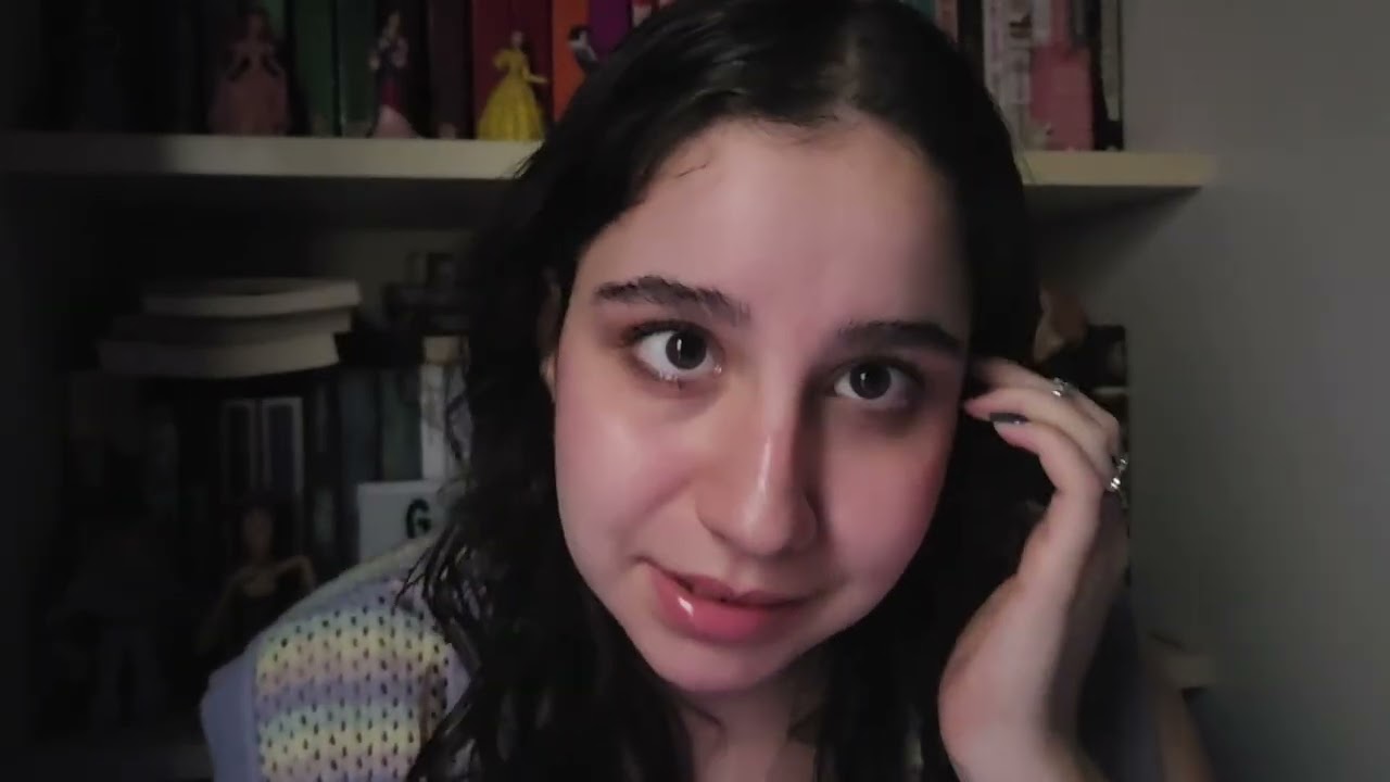 ASMR - Roleplay: irmã mais velha faz sua maquiagem para sair (Tapping, Mouth Sounds, Sussuro, ...)