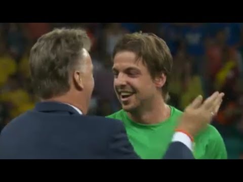 Manchester United fans' Dutch delight at LVG mind games