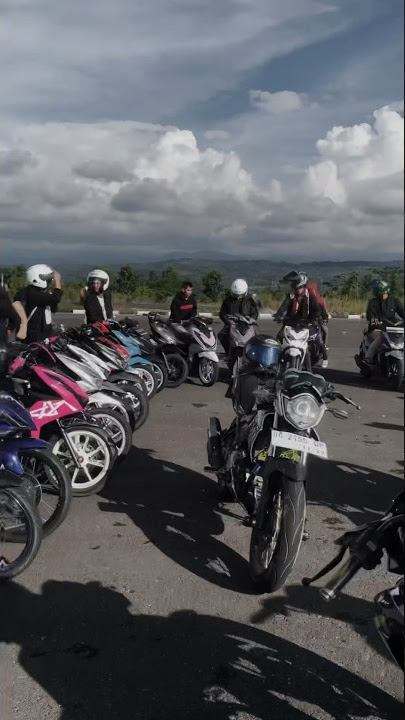 Anak anak motor vixion sedang berkumpul dengan anak motor lain nya #motorvixion #edwinperdana1998