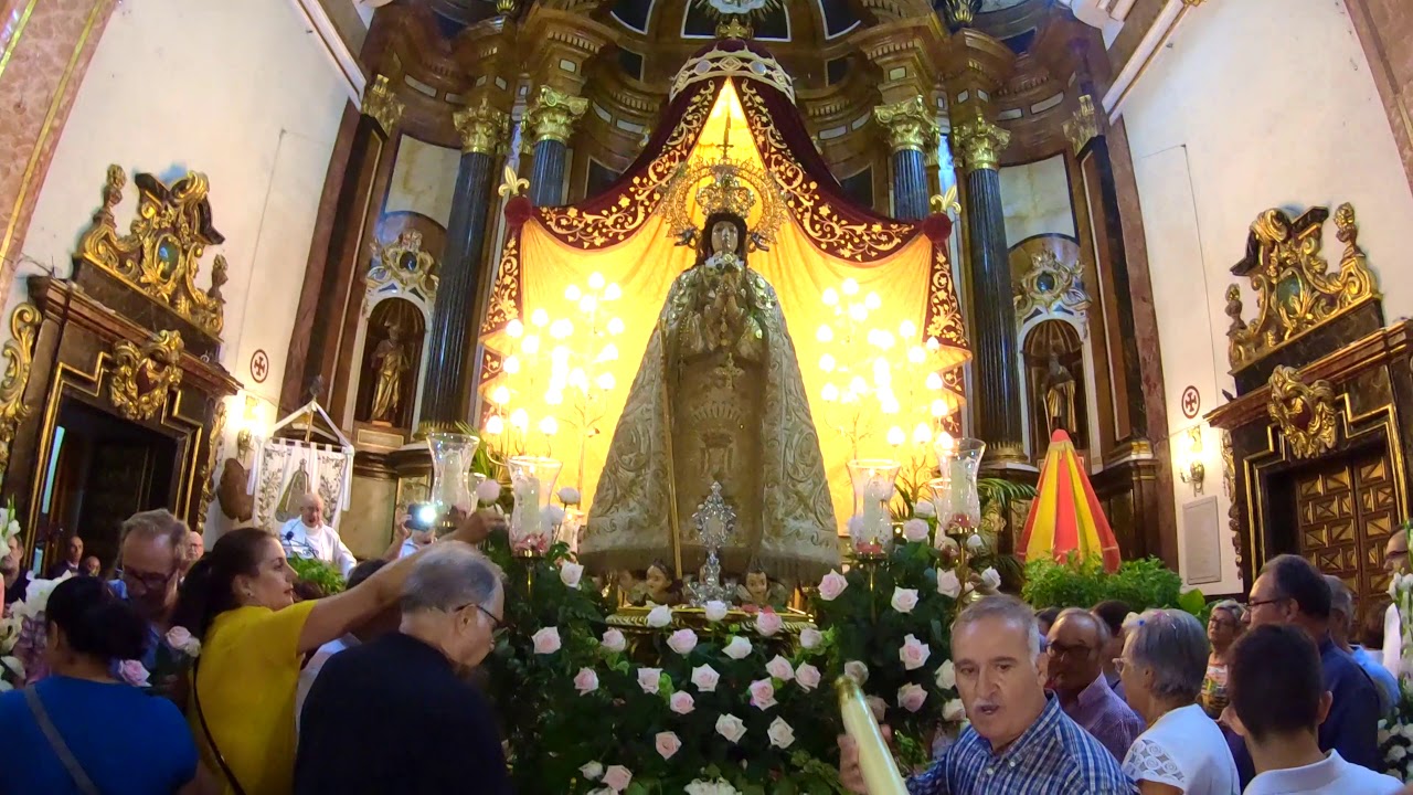 ENTRADA DE LA VIRGEN DE LAS NIEVES AL TERMINAR EL RECORRIDO POR ASPE DIA 16-8-2018