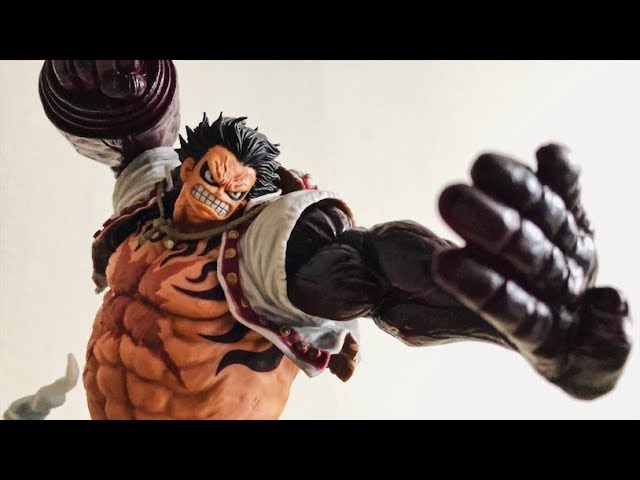 UKAKA One Piece 9.8-Inch Monkey D Luffy Figure, Anime Classic Battle Scene,  Gear Fourth