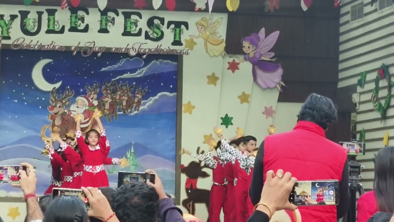 Watch my Christmas dance🎉