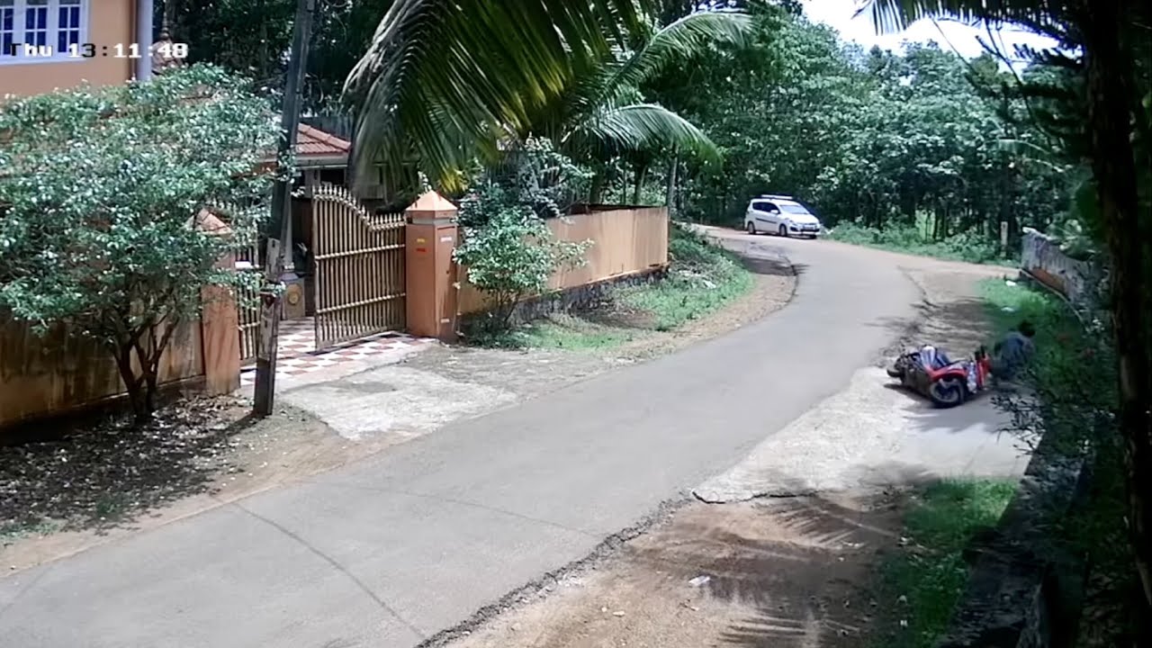 Kerala Funny Road Accident ..... 🤣 