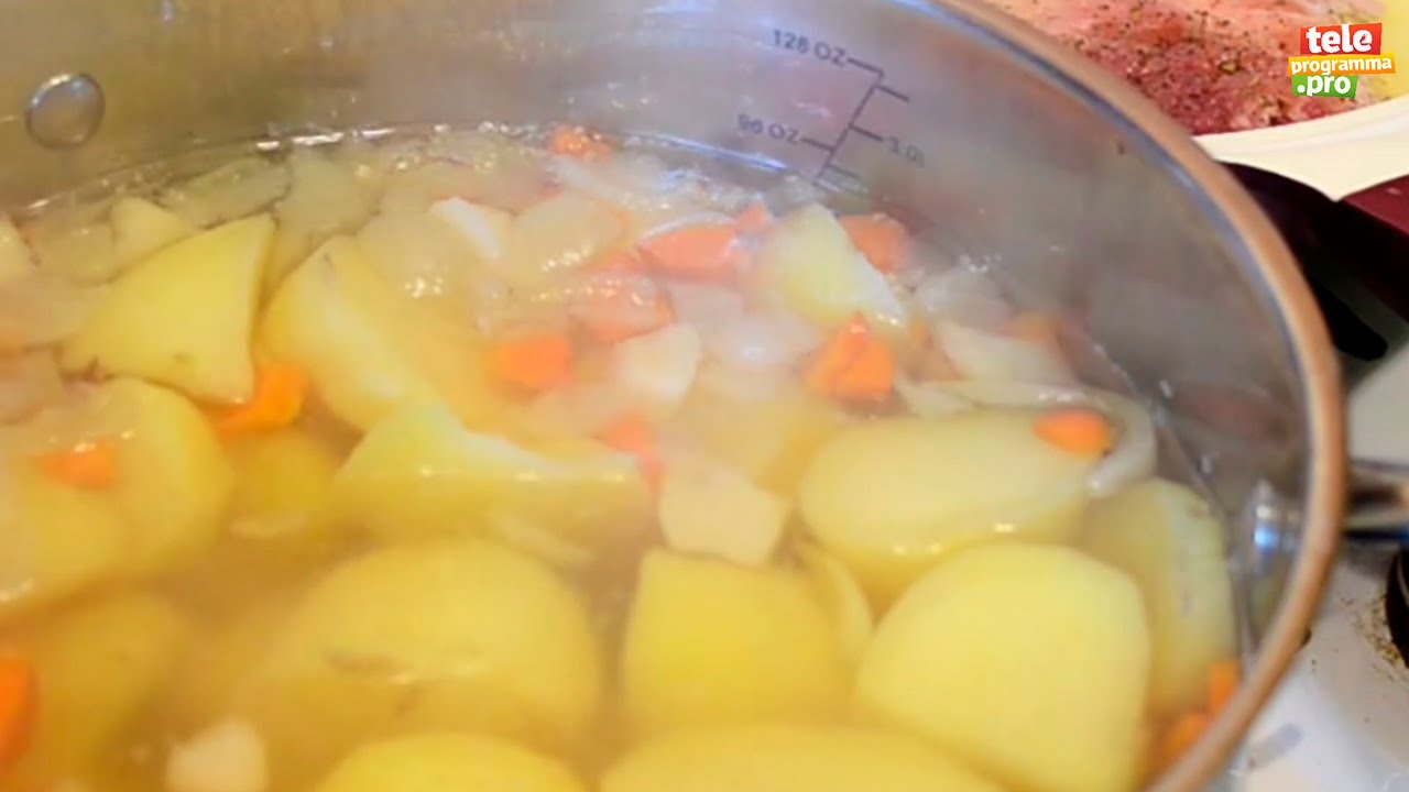 Картошку варить в холодной или горячей воде. Правильная варка картофеля. Сколько варить картошку. Международный день варки картофеля. День варки картофеля 26 апреля.