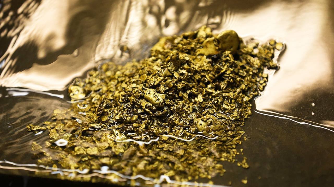 Safe-Haven Demand Is Back for Gold; Silver Could Re-Test — Capital Economics Safe-Haven Demand Is Back for Gold; Silver Could Re-Test — Capital Economics