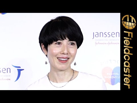 不安障害を経験した、元TBS局アナ・小島慶子。治療と仕事の両立ができる社会を目指し、活動を広げる。「ときには具合を悪くするメンタルを持って生きているものだという前提で制度を作って安心して戻れるように」