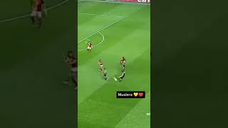 Muslera Akrep Kurtarışı Yapıyo