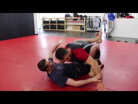 Simple and Effective Grip to Increase Your Triangles in BJJ