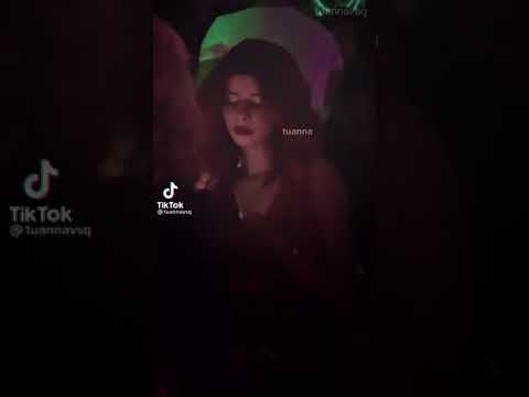 Merve Yalçın sigara içerken ifşa