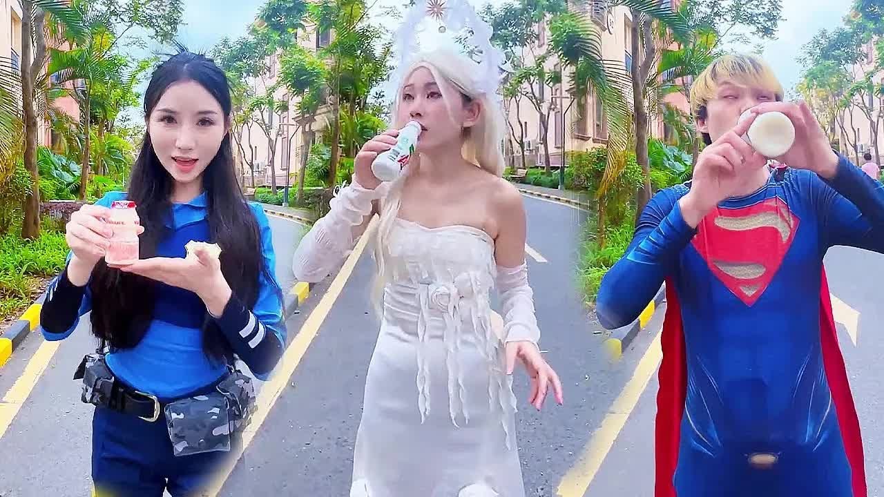 白天使和超人之间的比拼正式开始！到底谁赢了#天使 #小丑 #超人不会飞 #超人夫妇(1)