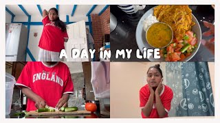 Daily Vlog 36 - Holiday spend with family, making Healthy lunch, exercising & stretching, Costco ✨☀️