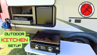 How to Use the Outdoor Kitchen: Rockwood Mini Lite 2509S by Build Your Own Adventure 803 views 10 months ago 4 minutes, 54 seconds