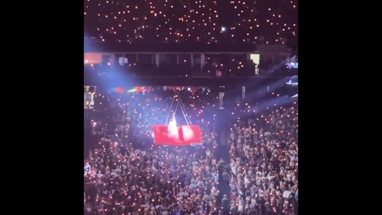 Beyoncé’s Car Malfunctions In Houston 