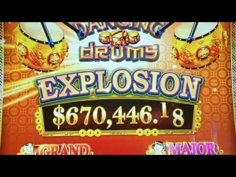 I WON $300 BET ON YO ELEVEN?. #pop #casino #youtube #bubblecraps #craps #viral #slots #lasvegas
