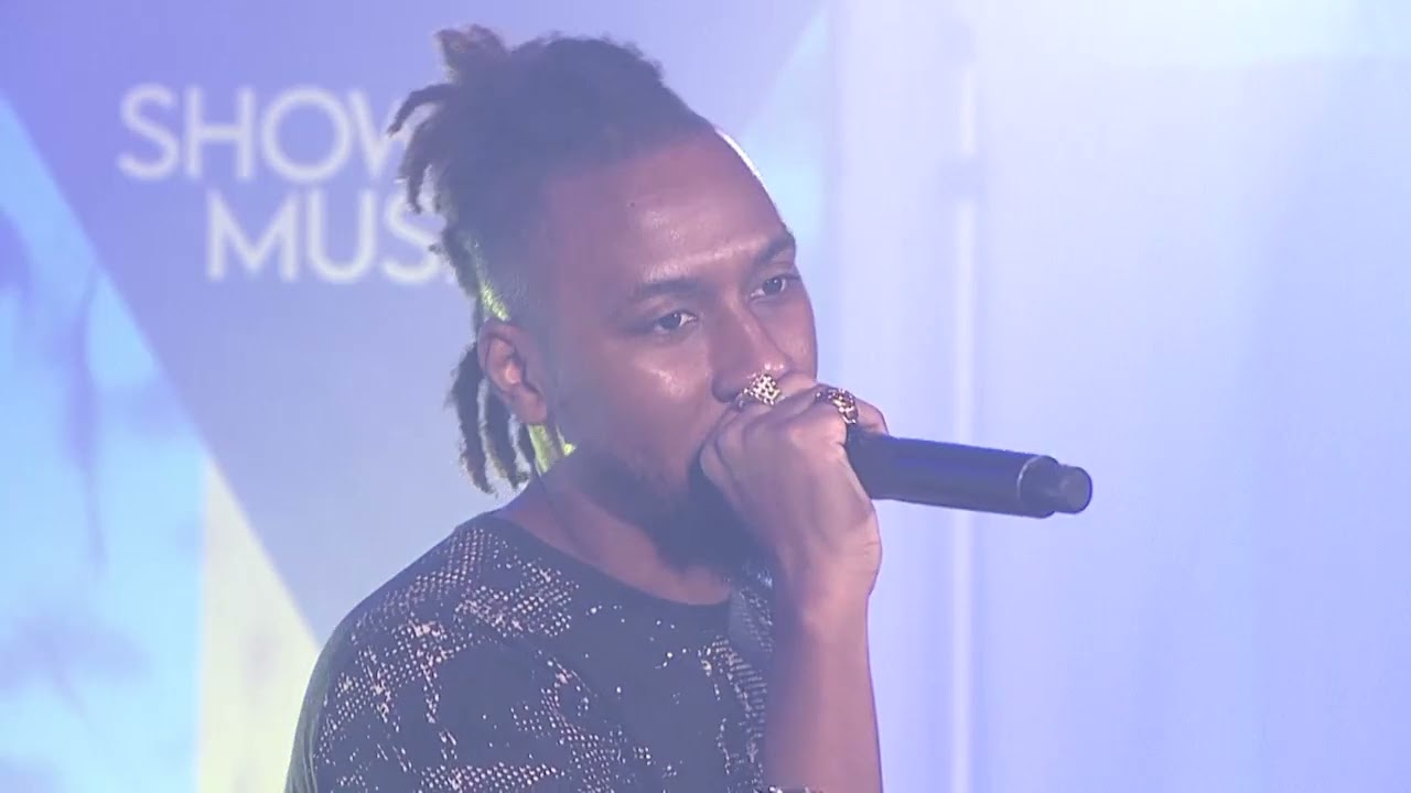⁣TonAsh Show Me Music Performance