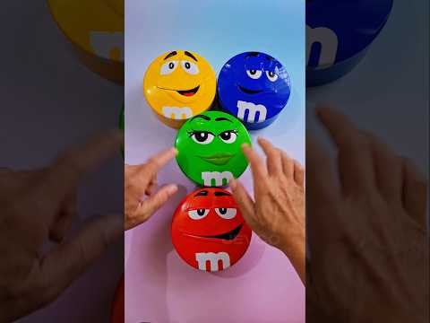 ASMR M&M'sの缶を開ける | 心地よいパリパリ感とタッピング #shorts
