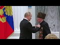 Владимир Путин вручил Звезду Героя 