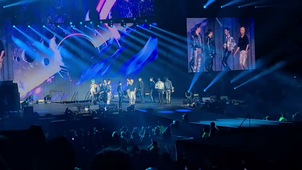 Seventeen - World - Toronto