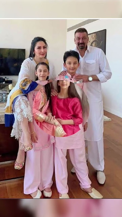 Sanjay Dutt with his wife Manyata Dutt and Family #sanjaydutt #shorts #ytshorts
