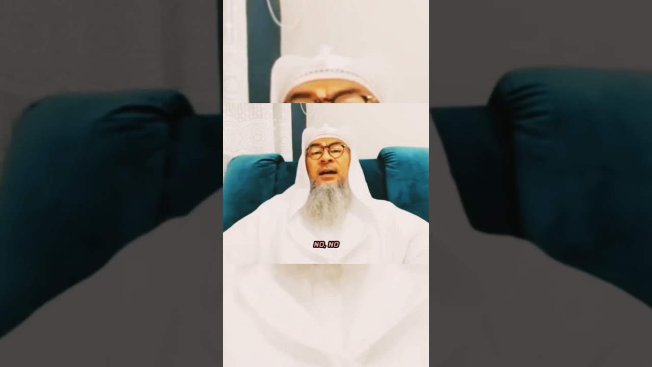 Do women in i'tikaf have higher reward than those who stay at home? 