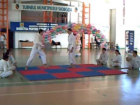 domnstratie judo 2008 instructor de judo dinu miha...