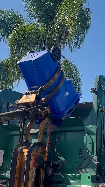 104048 Collecting Recyclables! #youtube #shorts #youtubeshorts #ytshorts #trending #trendingshorts