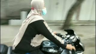 Emak Emak Bar Bar Naik Motor Ninja