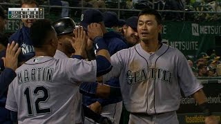 SEA@OAK: Aoki swipes third, scores on an error