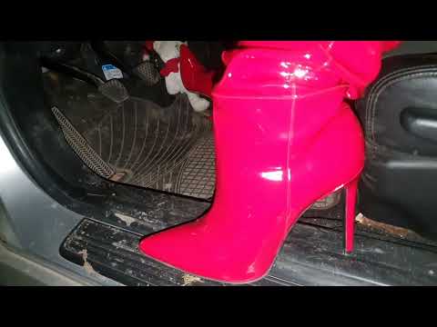 Wild Rev in Eva Minge Boots Plush Edition Preview