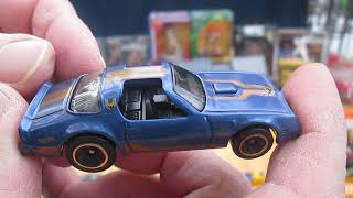 Hot Bird w/T-Tops - 2021 Hot Wheels Muscle Mania Toy Car Unboxing Review - Pontiac Trans Am Firebird screenshot 5